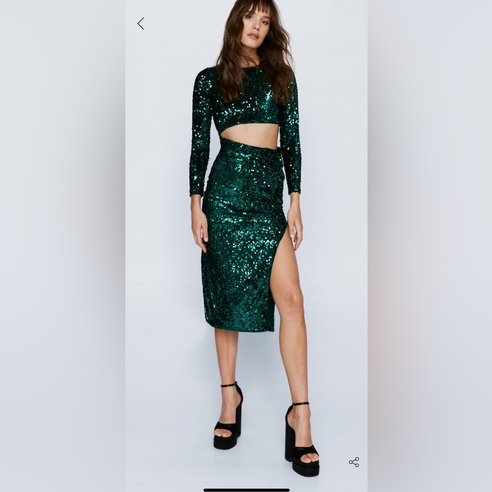 Petite Velvet Sequin Long Sleeve
Cut Out Maxi Dress